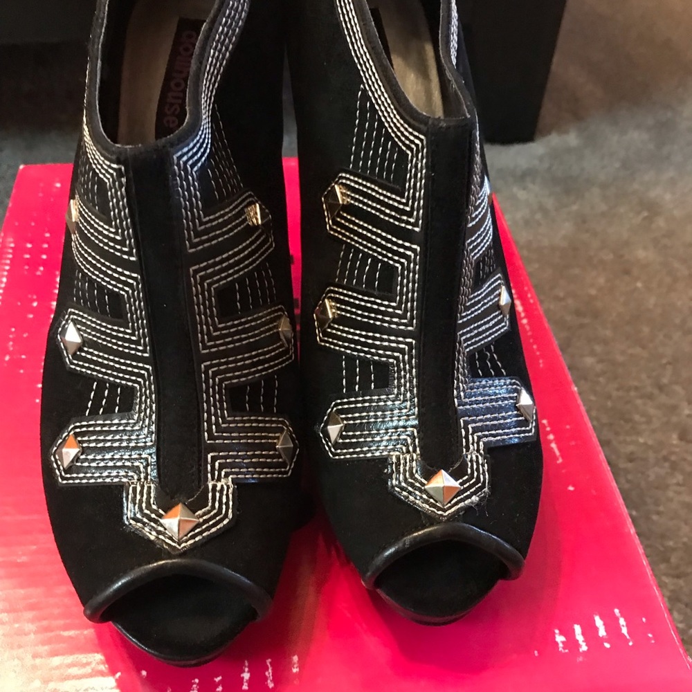 Booties - Picture 3 of 4